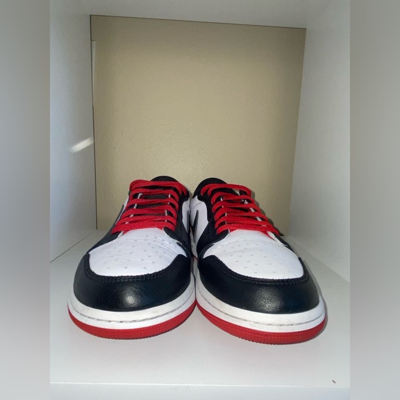 Air Jordan 1 Low - Picture 3 of 8